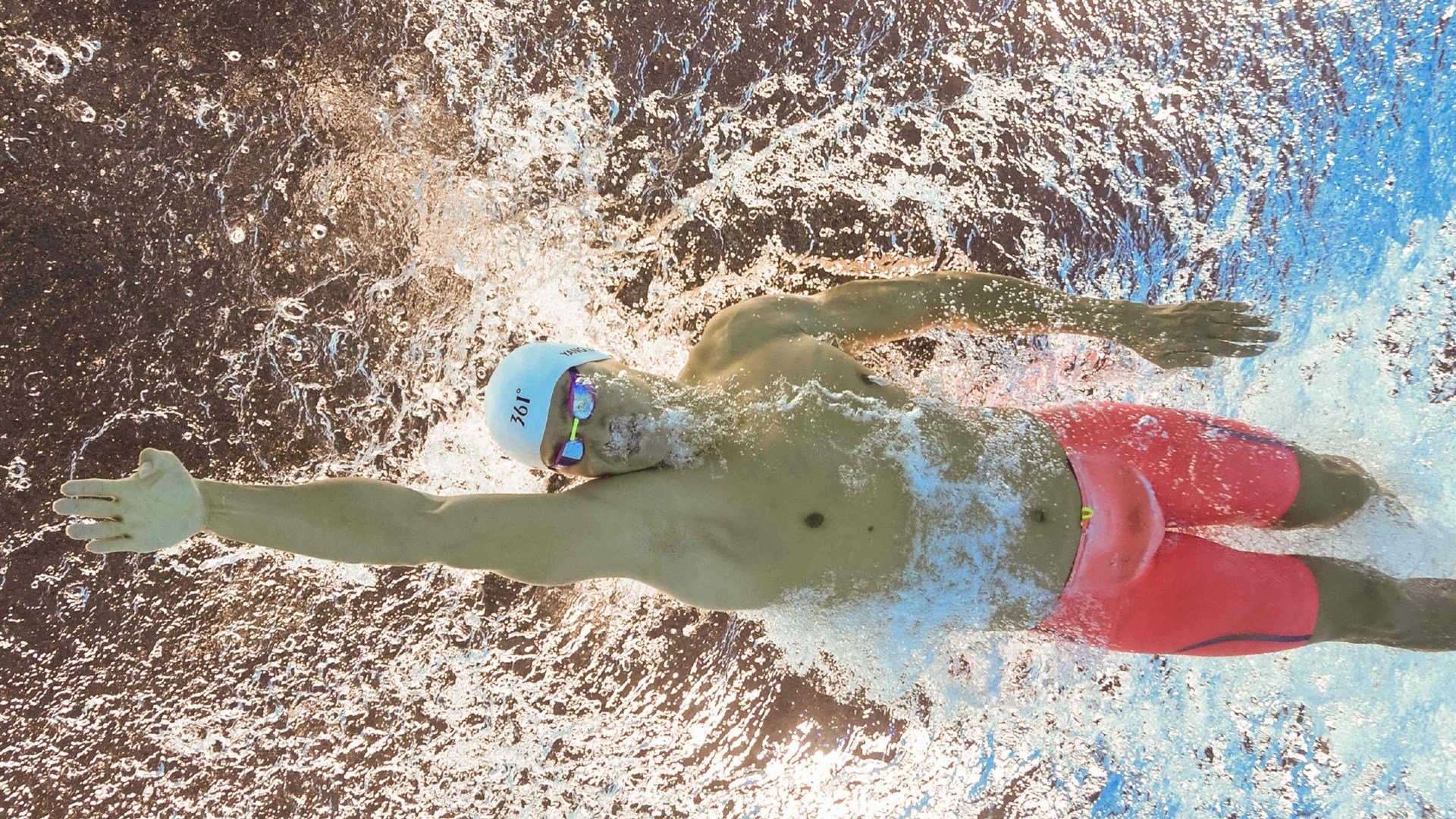 _中国运动员海外巡演：友谊与荣誉的交流_，中国运动员去外国比赛