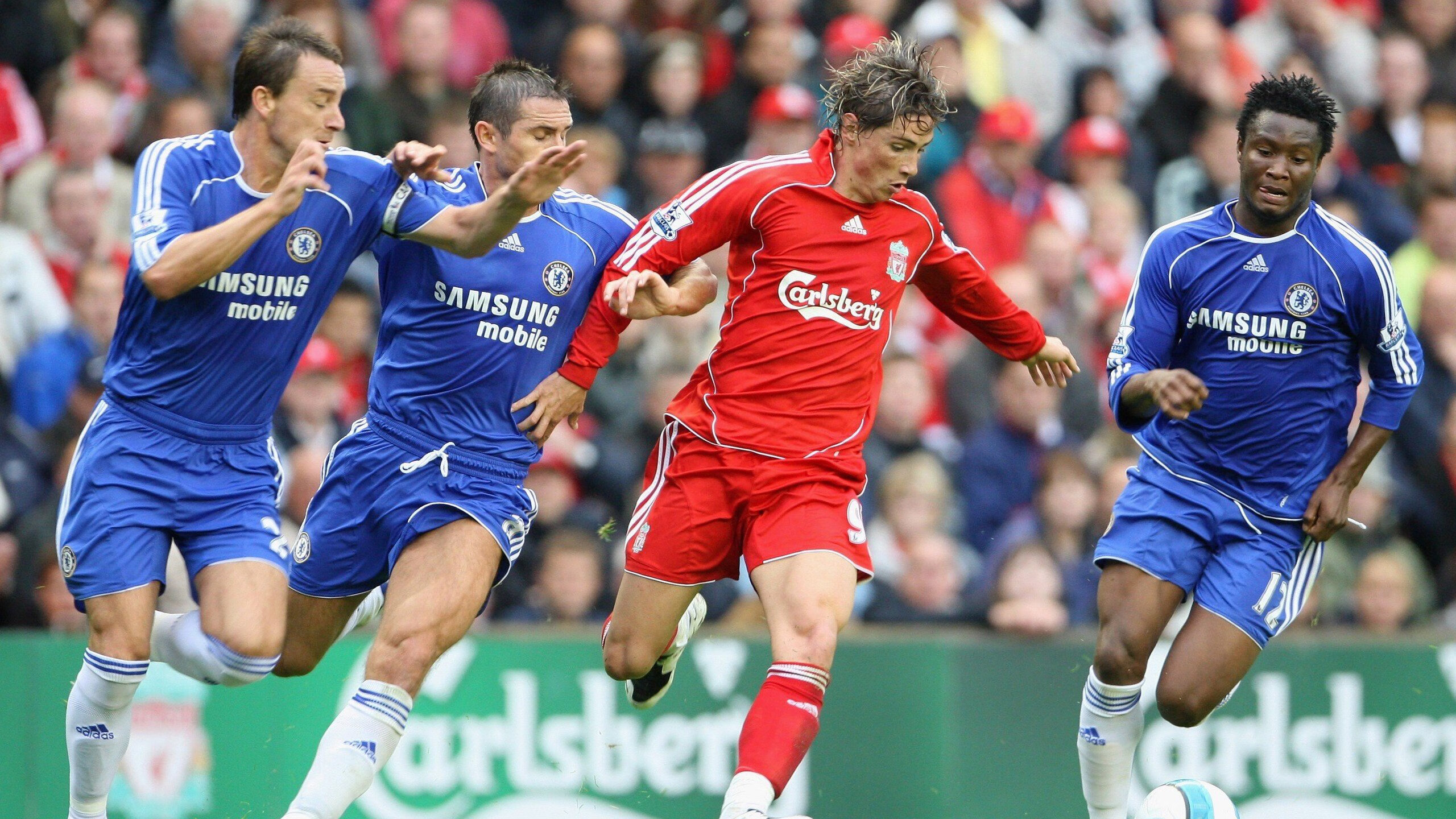 世界级球员们在比赛中展现出强大实力，世界级球星