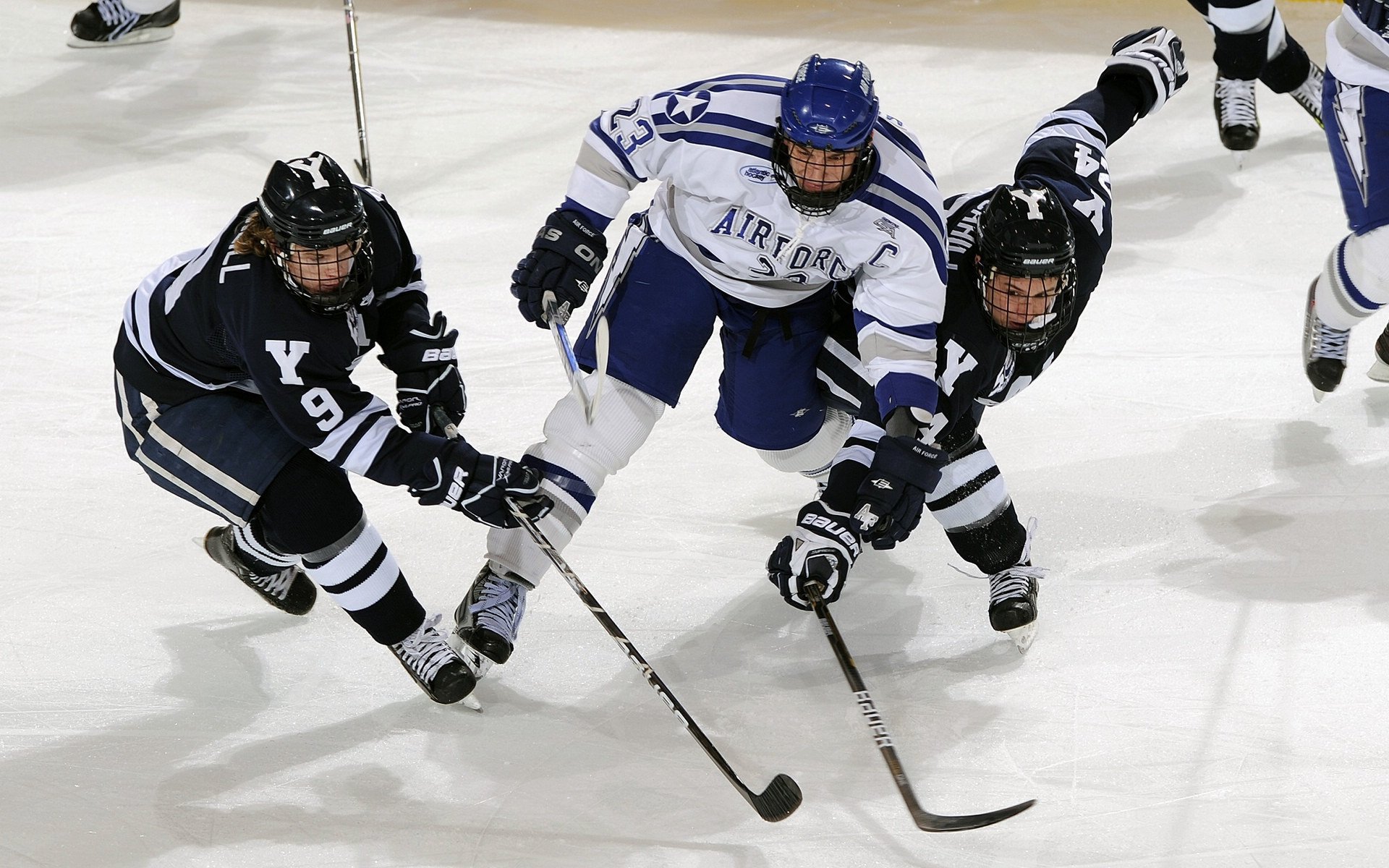 国足体能训练体系日益完善，记者_国足体能状况不太理想