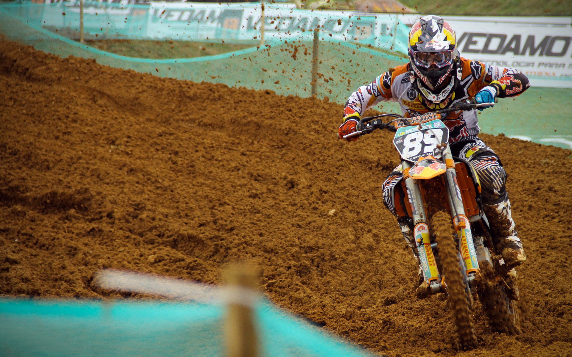 复合材料赛车零部件的技术革新，复合材料 汽车